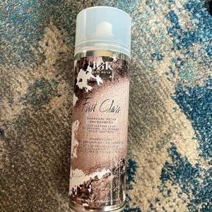 NWT IGK First Class Charcoal Detox Dry Shampoo